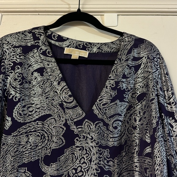 Michael Kors dark purple silver print v neck long statement sleeve dressy top 0X - Picture 6 of 10